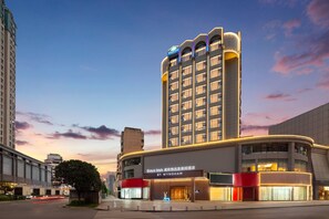 Exterior - Days Inn By Wyndham Liupanshui Railway Station (Liupanshui)