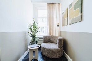 Living area - Staal House-your cozy Amsterdam getaway nestled in the heart of the city. (Amsterdam)