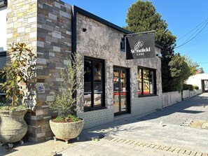 تفاصيل الفندق من الخارج