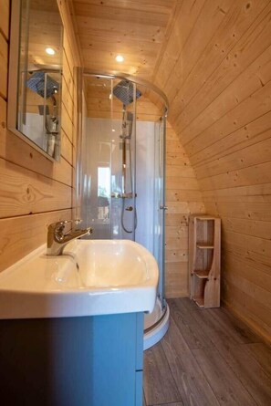Bathroom - Riv Pod Tranquil Pod Set Within Woodland Lakes (Thirsk)