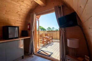 TV - Riv Pod Tranquil Pod Set Within Woodland Lakes (Thirsk)