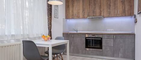 تناول الطعام