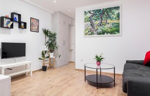 TV - Awesome apartment in Zagreb with WiFi (Zagreb)