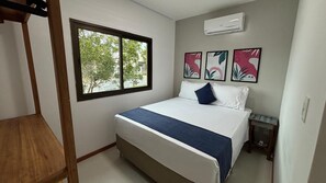 4 bedrooms, iron/ironing board, free WiFi, bed sheets - Yellow House - Pitinga Beach - Arraial d'Ajuda (Arraial d'Ajuda)