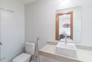 毛巾、肥皂、卫生纸