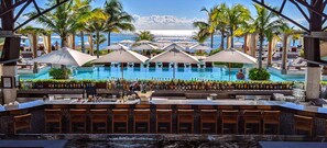 Bar (on property) - 1BR suite, living room and kitchen in Vidanta Riviera Maya (Playa del Carmen)