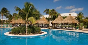 Pool - 1BR suite, living room and kitchen in Vidanta Riviera Maya (Playa del Carmen)