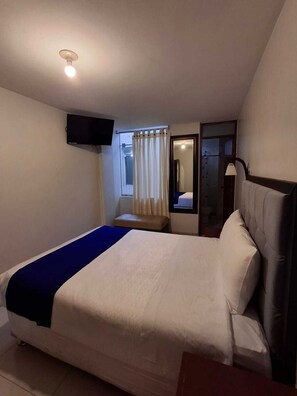 8 habitaciones, tabla de planchar con plancha y wifi gratis 