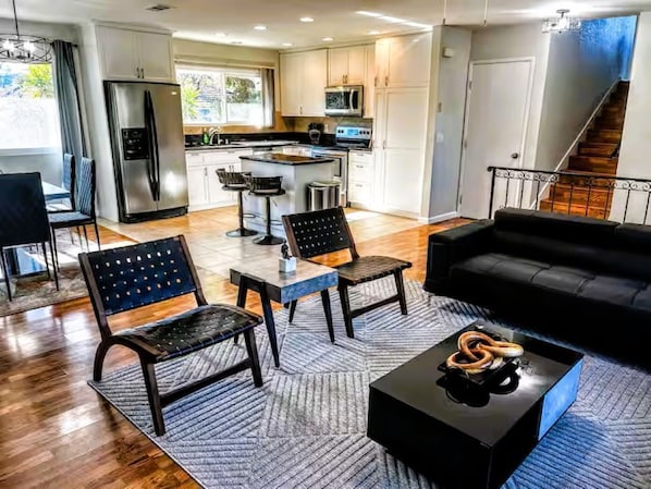 Televisión y chimenea