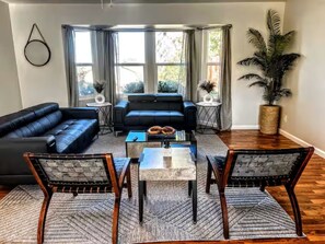 Televisión y chimenea