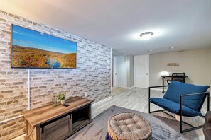 TV, table football, ping pong - Pool Access! All-Season Family Home in Poconos (Long Pond)