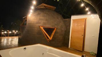 Bồn tắm spa trong nhà