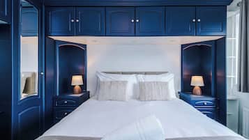 Iron/ironing board, free WiFi, bed sheets