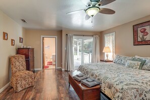 4 soverom, strykejern/-brett, reiseseng for barn og internettilgang