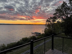 Property grounds - A Luxury Lakeside Getaway (Aurora)
