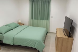 2 quartos, ferros/tábuas de passar roupa, Wi-Fi, roupa de cama