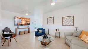 TV, offices - Hacienda Verde Luz - Private Pool - Generator (Arecibo)