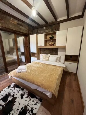 1 bedroom, iron/ironing board, WiFi, bed sheets - Snow White, Private WiFi, Free Parking (Bansko)