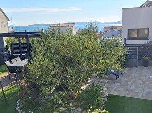 Terrace/patio - Two Bedroom Apartment with Balcony and Sea View (Roza) (A1) (Šibenik)