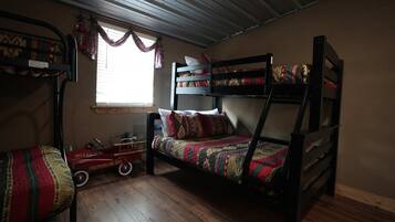 Desk, WiFi, bed sheets