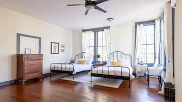 6 bedrooms, desk, free WiFi, bed sheets