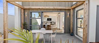 Premium Home with Sauna & Parking - Steps to Beach