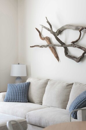 TV, offices - The Nesting Cottage Downtown Pensacola (Pensacola)