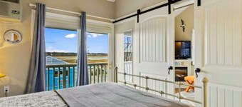 Coastal Wells Beach Condo | Walk to the Ocean | Family-Friendly