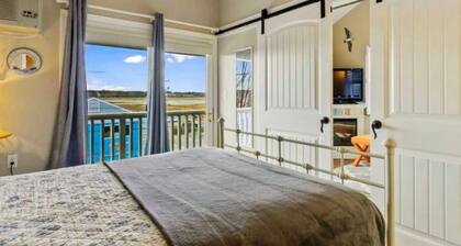 Coastal Wells Beach Condo | Walk to the Ocean | Family-Friendly
