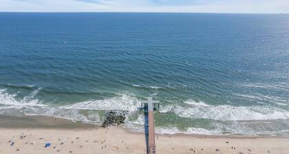 SPACIOUS CORNER BEACH HOUSE with WRAPAROUND PORCHES in OCEAN GROVE