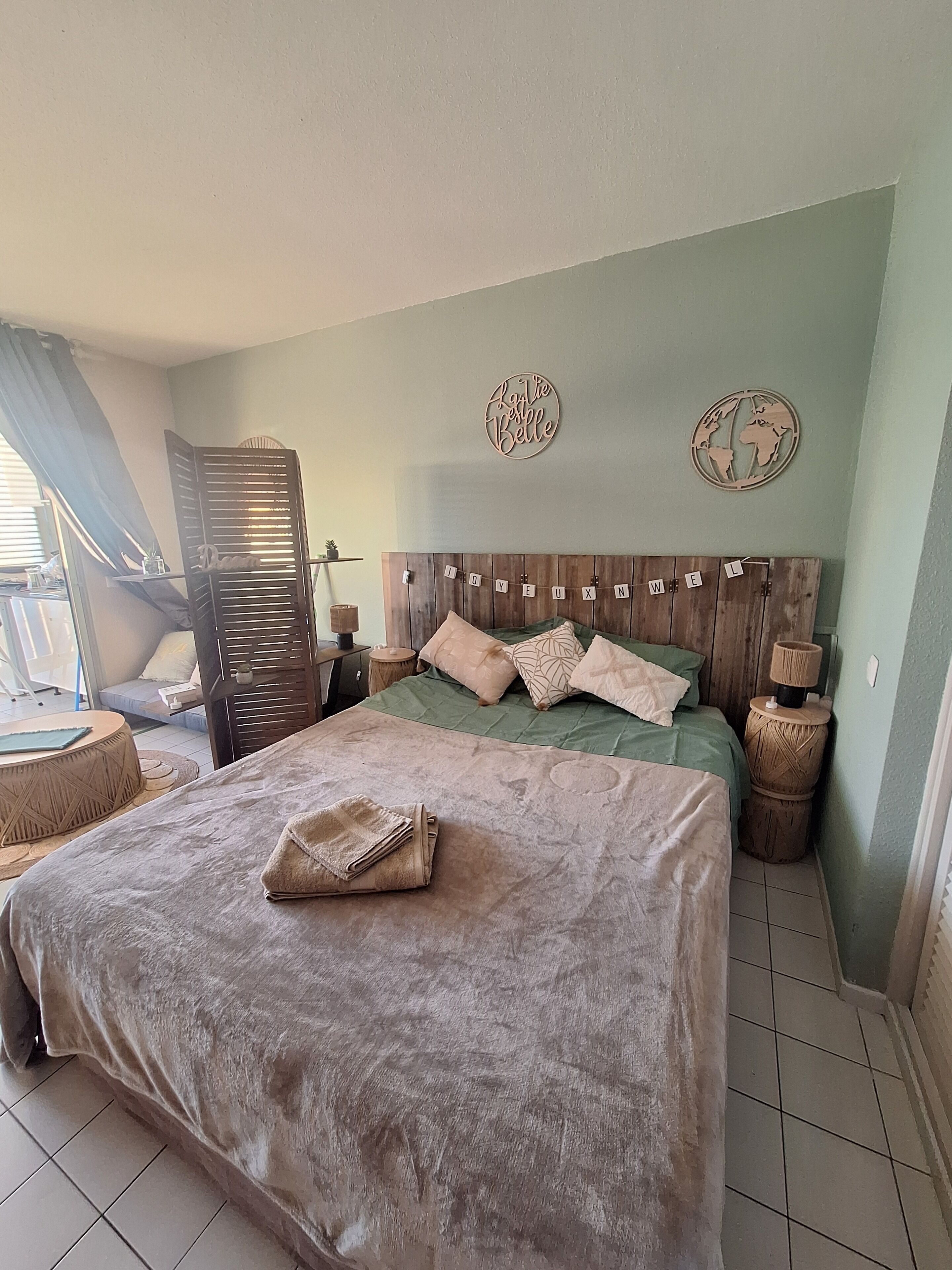 Fer et planche à repasser, Wi-Fi, draps fournis