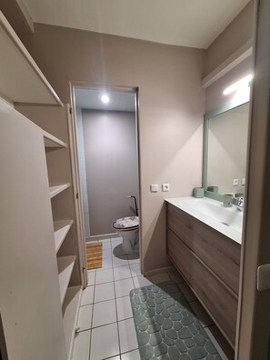 Shower, hair dryer, towels - A tropical break, facing the Caribbean Sea in an exceptional setting (Le Diamant)