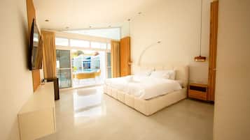 Habitación clásica doble, vistas a la piscina | Caja fuerte, cortinas opacas, sistema de insonorización y wifi gratis