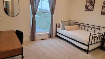 Desk, iron/ironing board, WiFi, bed sheets