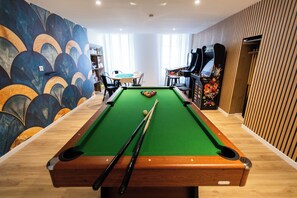 Games room - Arcade & Gaming Lodge: more than a stay, an experience (Trans-en-Provence)