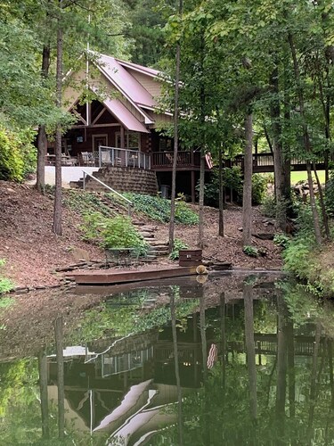 Tranquil 4-bedroom cabin with AC in charming Wedowee