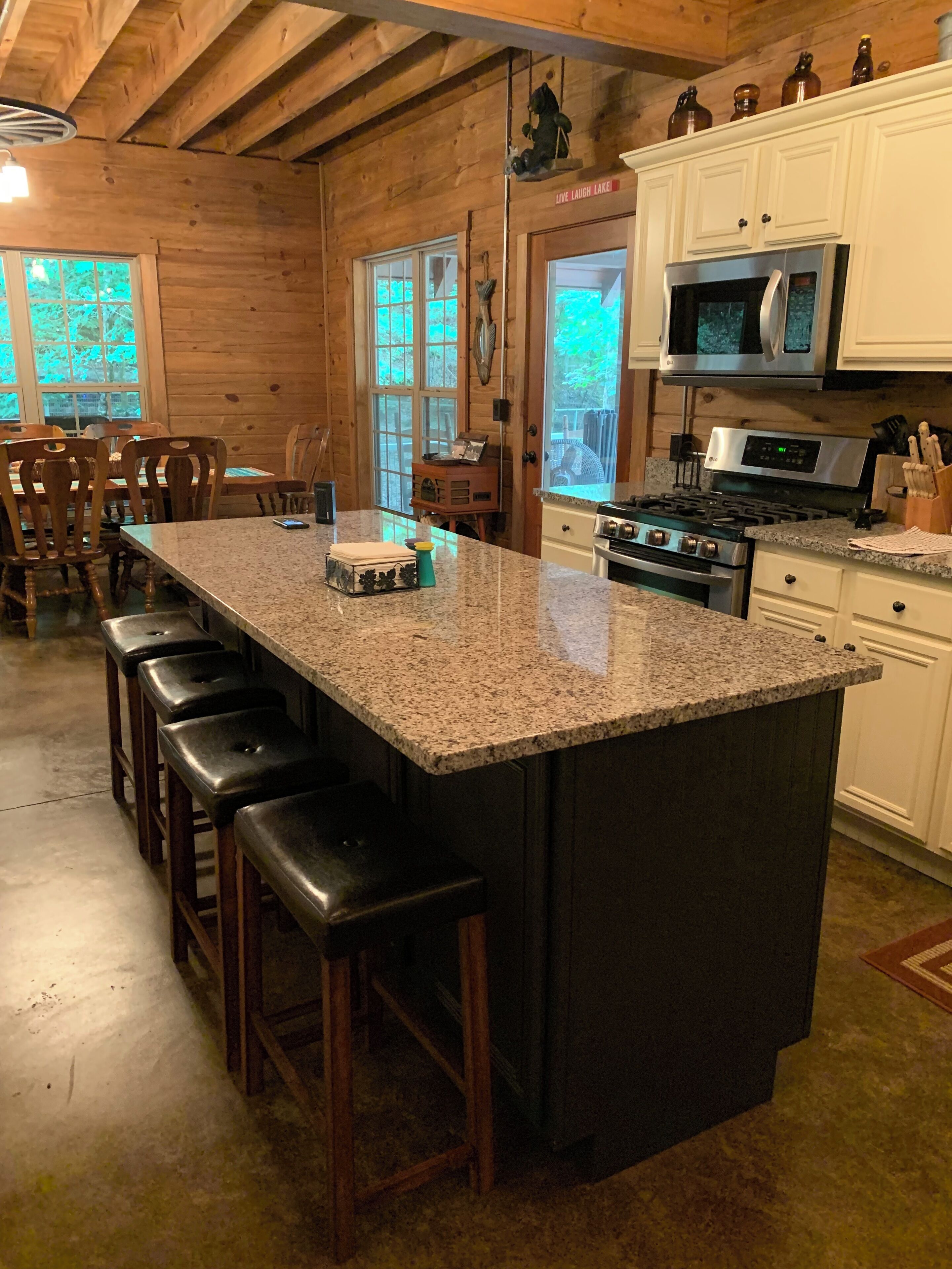 Frigorífic, microones, forn i placa de cuina 