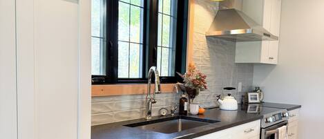 Mikrowelle, Ofen, Herdplatte, Geschirrspüler