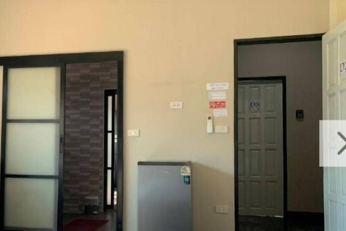 Double or Twin Room, City View | Living area