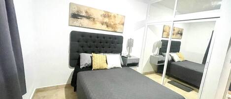 مكواة/لوح كي وواي فاي وملاءات أسرّة