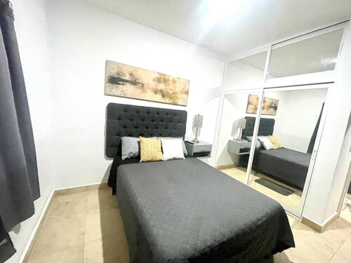 2 Bedroom Apartment Close to Ocean