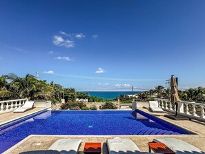 A heated pool - Stunning Ocean View 4BR w/Pool (Isla Mujeres)