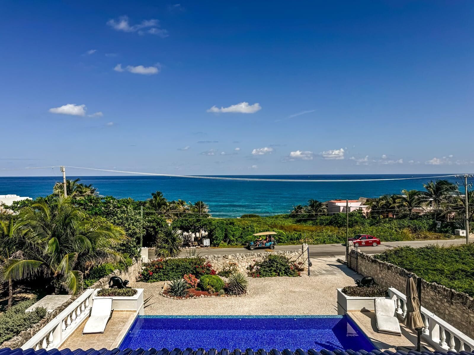 Lämmitetty uima-allas