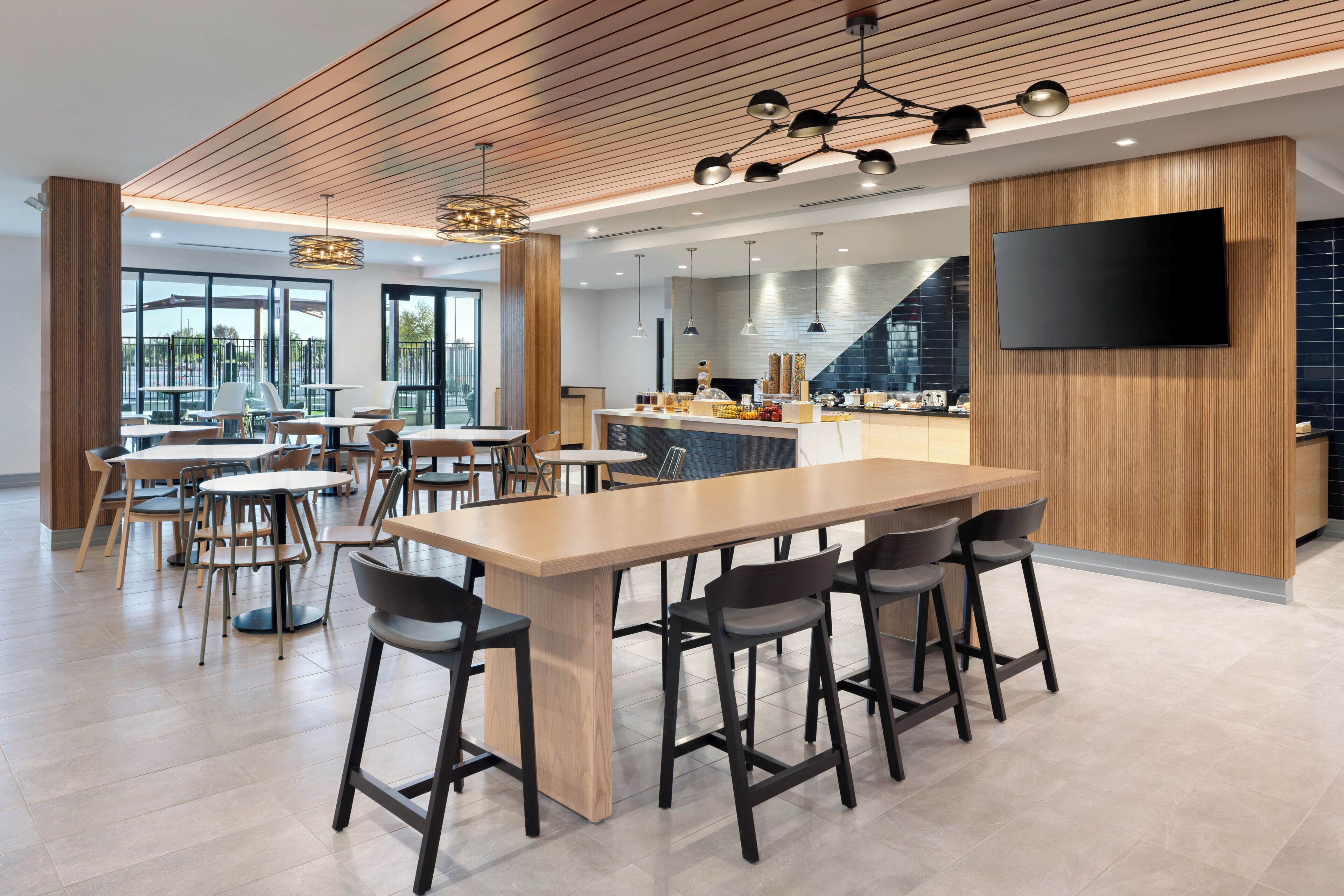 Free daily buffet breakfast
