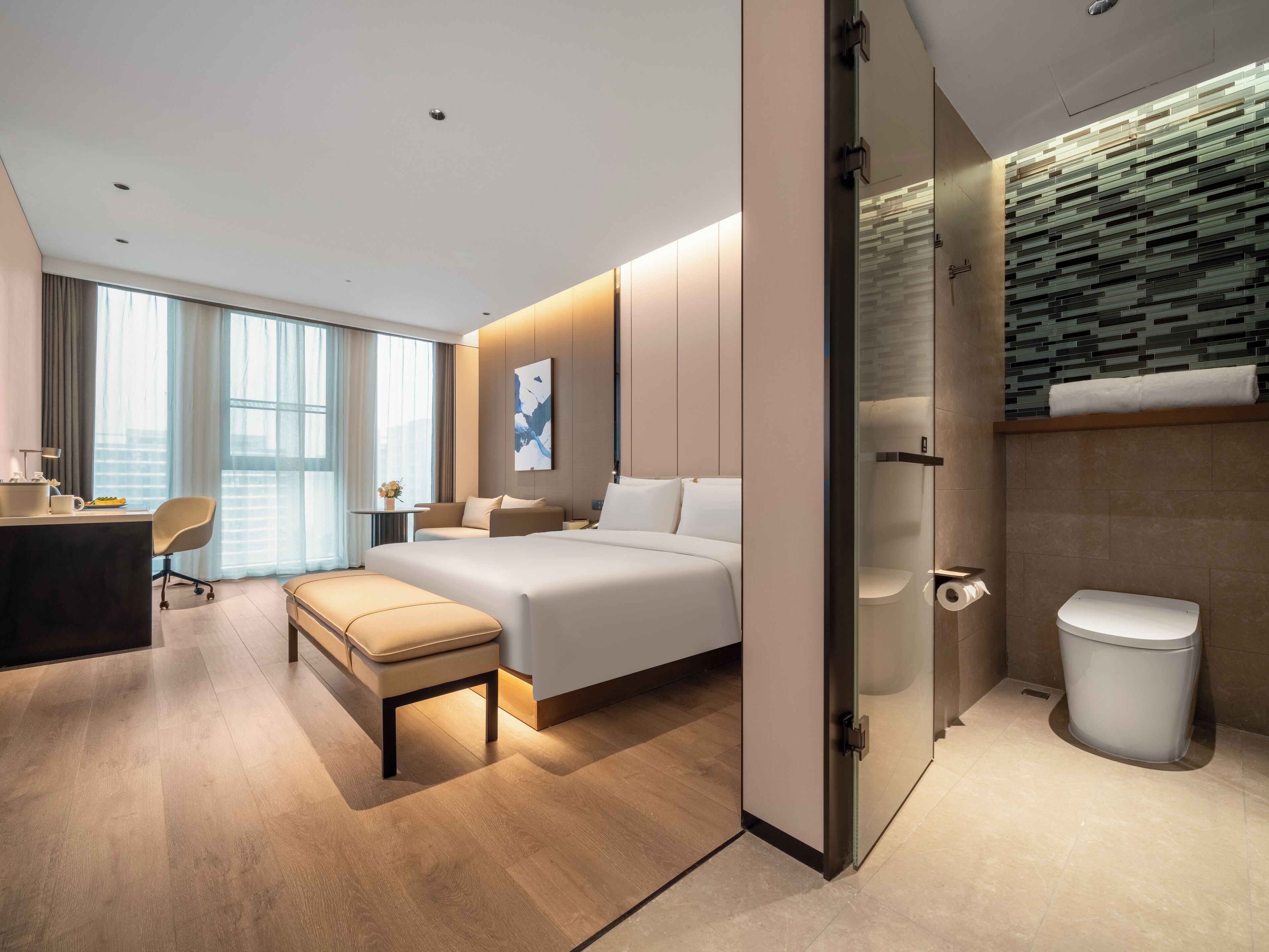 Business Room, 1 King Bed, City View