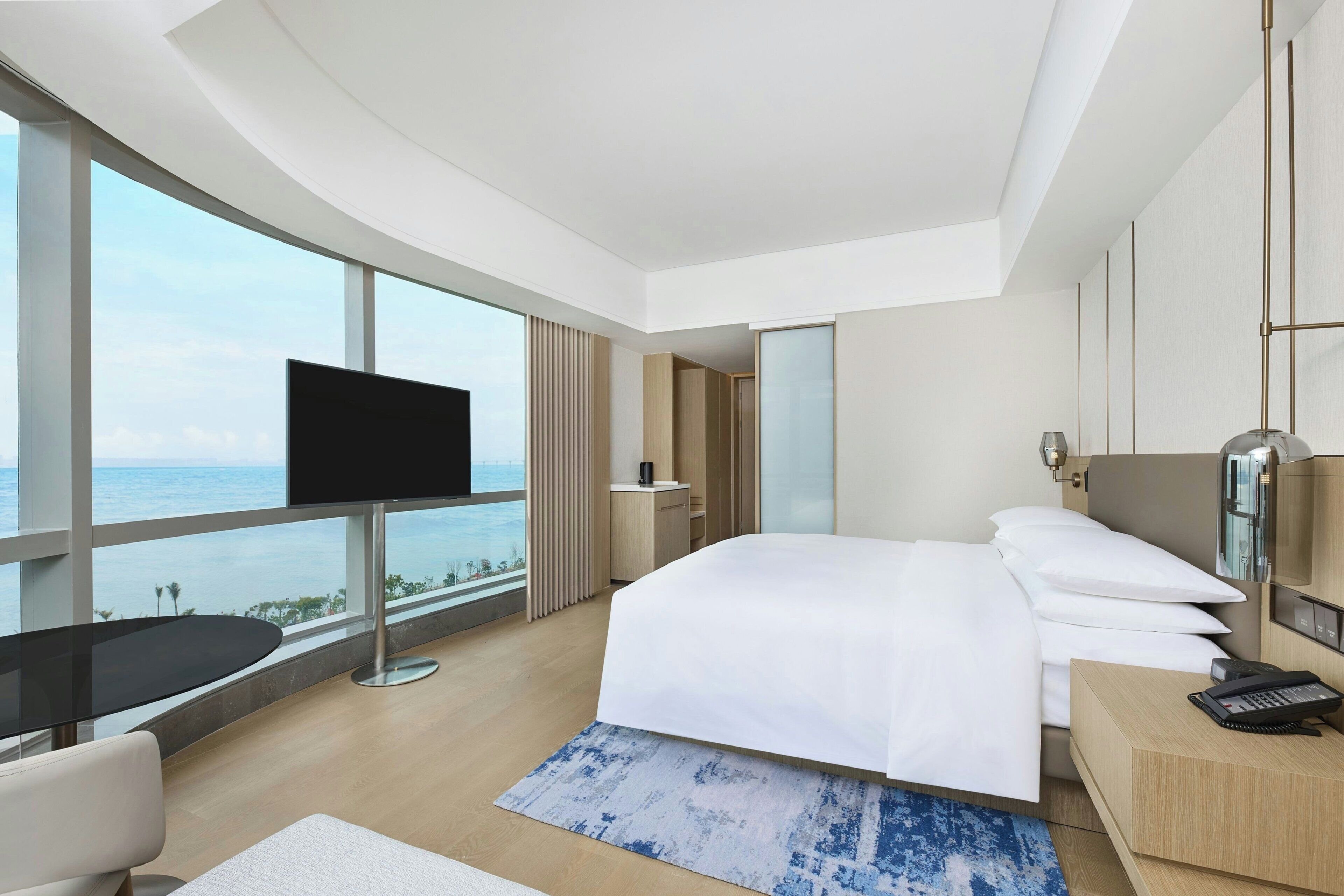 Premium Room, 1 King Bed, Sea View | In-room safe, desk, soundproofing, iron/ironing board
