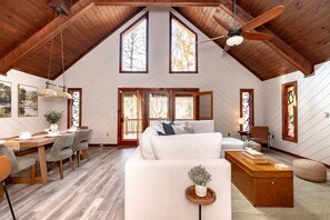 TV, fireplace, table tennis, stereo - Starling Hollow • Hot Tub | Fire Pit | Family Vibe (Blue Ridge)