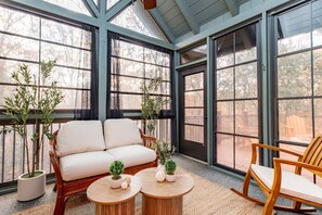 电视、壁炉、乒乓球、立体声音响