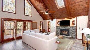 TV, fireplace, table tennis, stereo