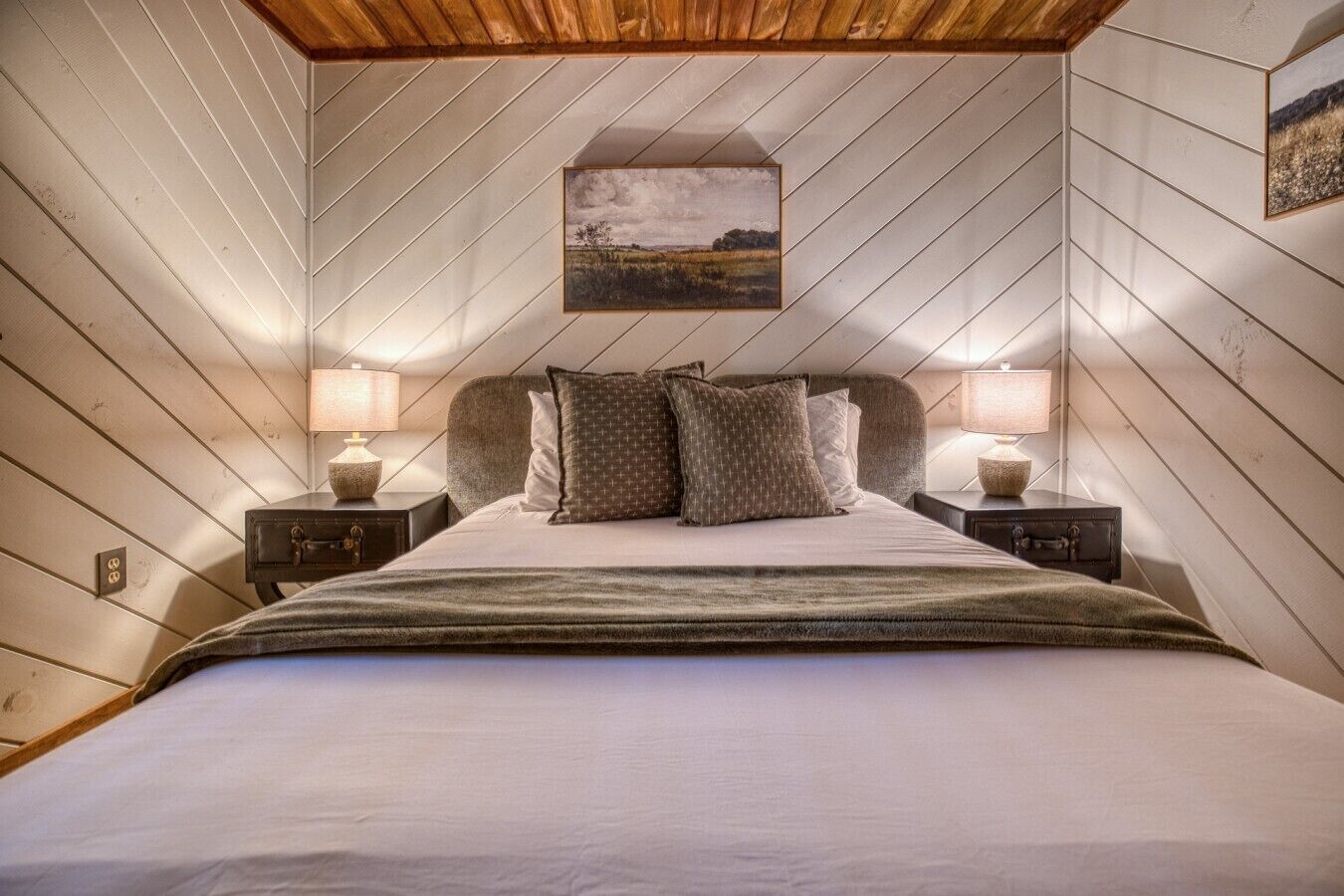 2 Schlafzimmer, Schreibtisch, Bügeleisen/Bügelbrett, Reisekinderbett